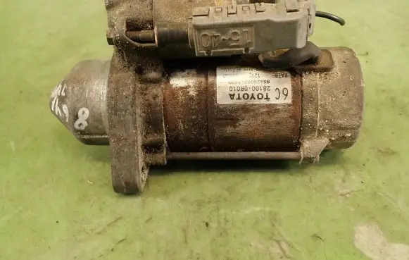Toyota Avensis T250 Starter motor 28100-0R010