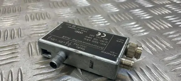 Audi A8 S8 D2 4D Antenna control unit 4B5035585 0145108MHZ 4001000MMZ