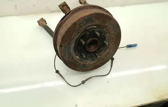 Land Rover Freelander Rear wheel hub 