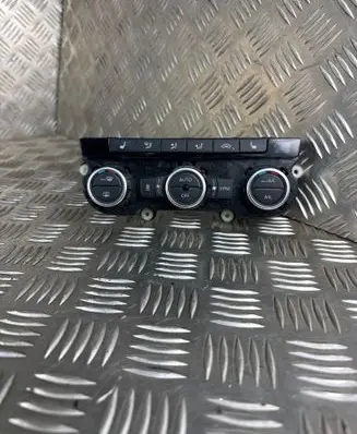 Volkswagen PASSAT B7 Climate control unit 3AA907044AJ 5HB01125733 1201420098