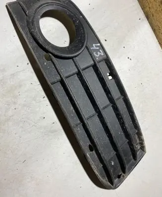 Audi A4 S4 B8 8K Front fog light trim/grill 8K0807682A
