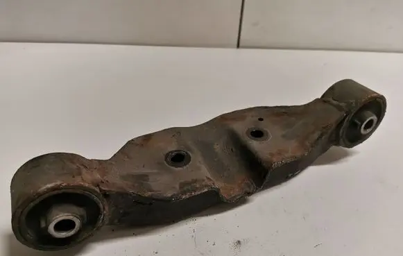 Subaru Outback (BS) Rear differential/diff mount bracket 