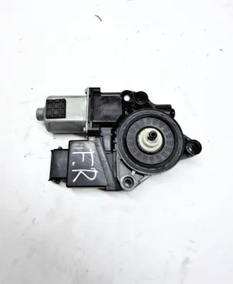 Hyundai Tucson TL Front door window regulator motor 82460D7010 001100615265