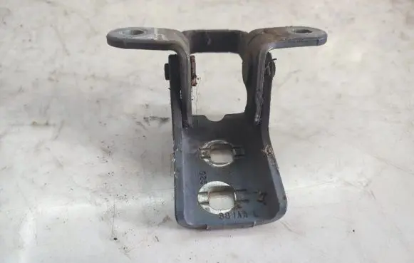 Chrysler Grand Voyager V Front door lower hinge 