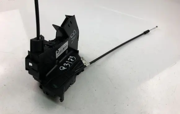 Renault Talisman Coupe door lock (next to the handle) 825034043R