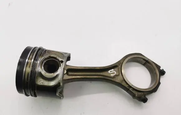 Audi A6 S6 C6 4F Piston with connecting rod