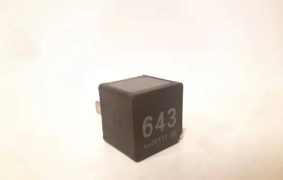 Audi A6 S6 C6 4F Other relay 8K0951253 V23136B6X72
