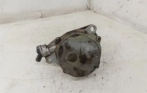 BMW 5 E39 Vacuum pump