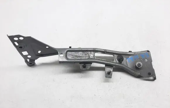 Audi A4 S4 B9 8W Fender mounting bracket 8W0821136CA4B9