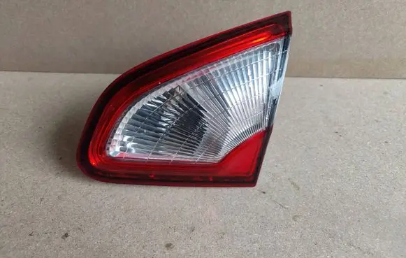 Nissan Qashqai Tailgate rear/tail lights 89503209