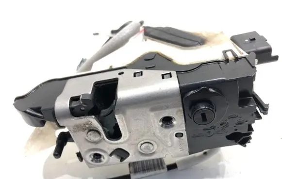 Peugeot 2008 I Front door lock 9812500880