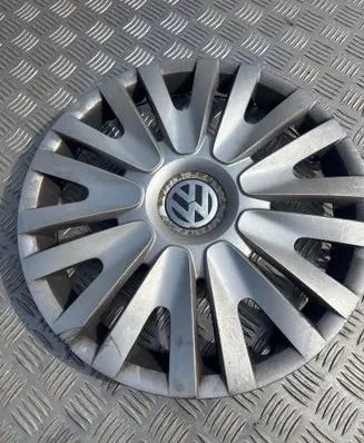Volkswagen Golf VI R16 wheel hub/cap/trim 5K0601147H