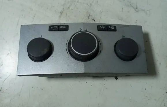 Opel Zafira B Climate control unit 13245115 21072006 301512560003