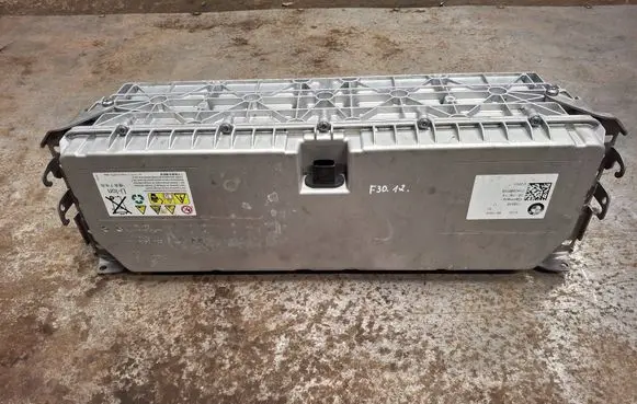 BMW 3 F30 F35 F31 Hybrid / electric car battery 8617935 728838 0140980004