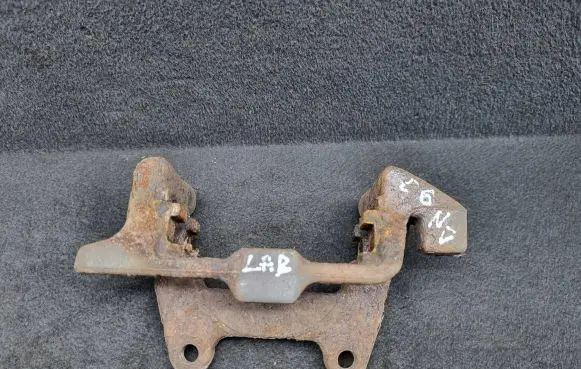Audi A6 S6 C6 4F Brake caliper pad carrier rear 4F0615426D