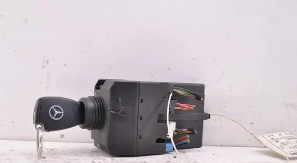 Mercedes-Benz Vito Viano W639 Ignition lock 6395450108 A6395402810