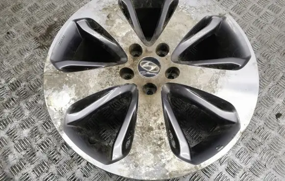Hyundai Santa Fe R18 alloy rim 