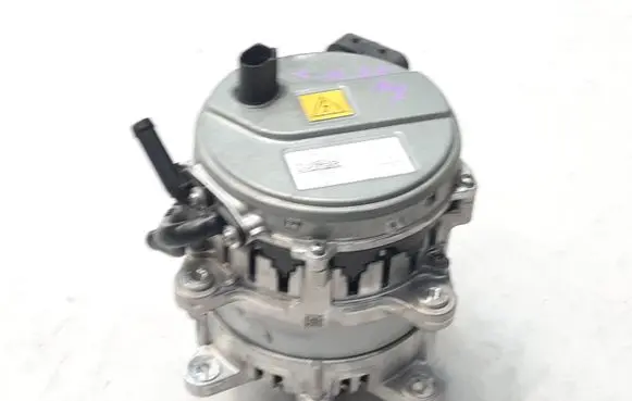 Volkswagen Golf VIII Generator/alternator 05E903019F