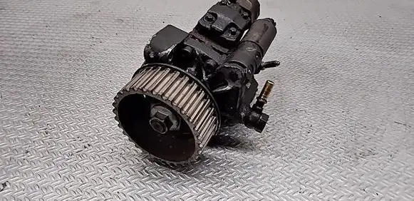 Nissan Qashqai Fuel injection high pressure pump 8200663258 5WS40153
