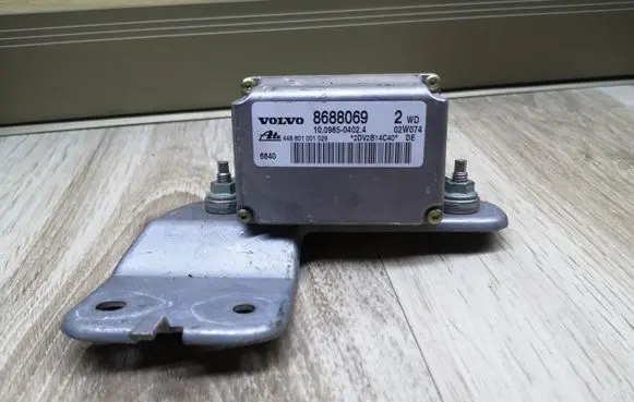 Volvo S60 ESP acceleration yaw rate sensor 8688069