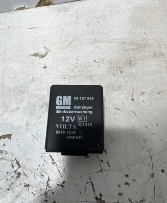 Opel Zafira A Tow bar relay 09121634 85451218 021415