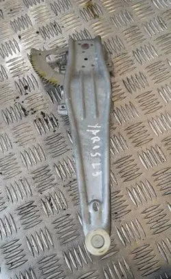 Rear door manual window regulator