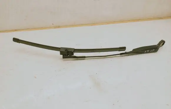 Volkswagen PASSAT B5.5 Front wiper blade arm 3B1955409B
