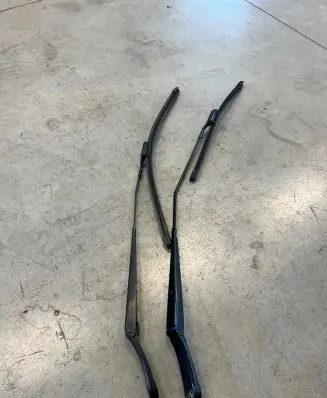 Volkswagen Caddy Front wiper blade arm