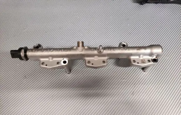 BMW M3 Fuel main line pipe 8665631