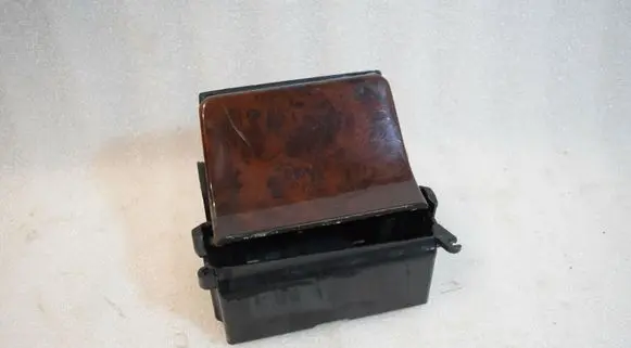 Mercedes-Benz E W210 Ashtray (front) E9300411D1