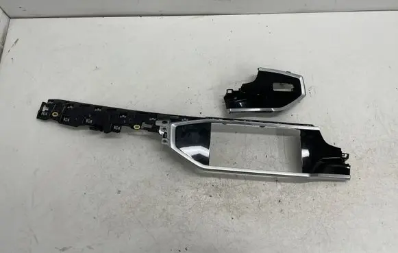 Audi Q3 F3 Centre console side trim front 83C853189A 83C853190A