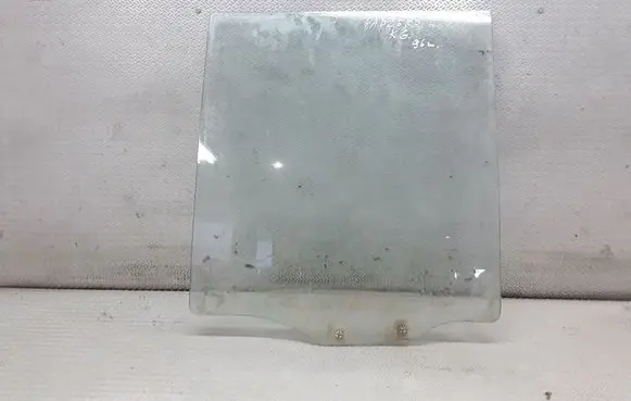 Mitsubishi Pajero Rear door window glass