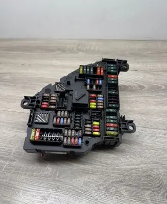 BMW 7 F01 F02 F03 F04 Fuse module 9252812 17033452 02355530