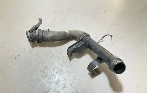 Land Rover Range Rover Sport L494 Engine coolant pipe/hose CPLA8B273CC