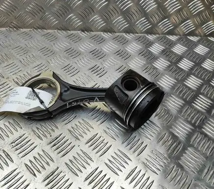 Mercedes-Benz ML W166 Piston A6420300518 A6420305220