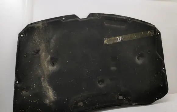 Engine bonnet/hood sound/heat insulation