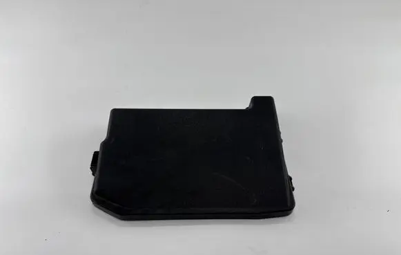 Toyota Prius+ (ZVW40) Fuse box cover 8266247141