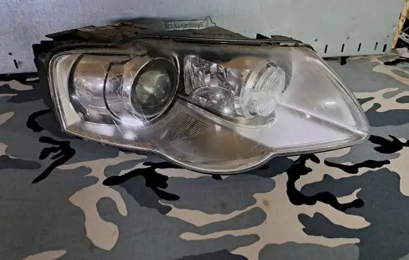 Volkswagen PASSAT B6 Headlight/headlamp
