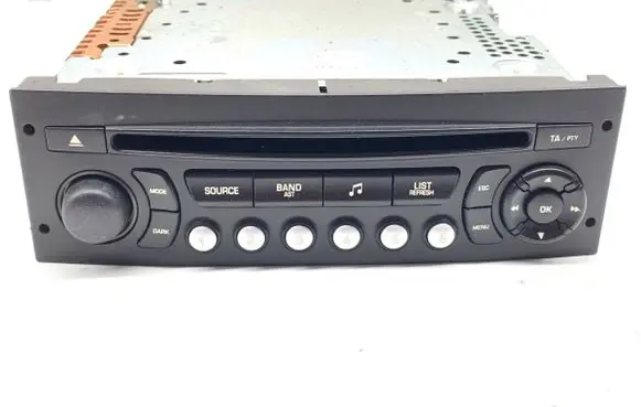Radio/CD/DVD/GPS head unit