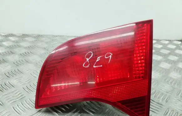 Audi A4 S4 B7 8E 8H Tailgate rear/tail lights 8E9945094