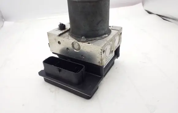 Audi A4 S4 B8 8K ABS Pump 8K0907379AB 8K0614517BQ