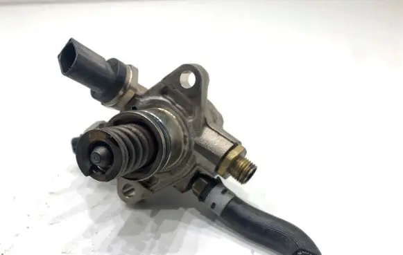 Audi A6 S6 C7 4G Fuel injection high pressure pump 079127025AJ