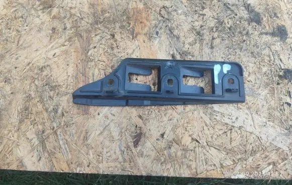 Volkswagen Golf V Front bumper mounting bracket 1K0807184