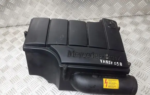 Mercedes-Benz Vaneo W414 Air filter box A1660940004