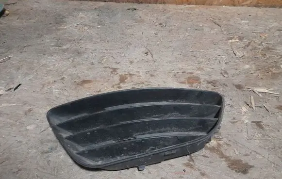 Ford Fiesta Front bumper lower grill