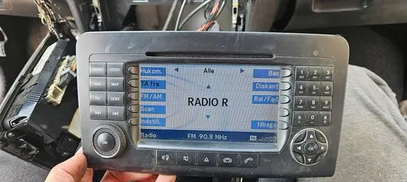 Mercedes-Benz ML W164 Radio/CD/DVD/GPS head unit A1648202679 A2038270062 BE6094
