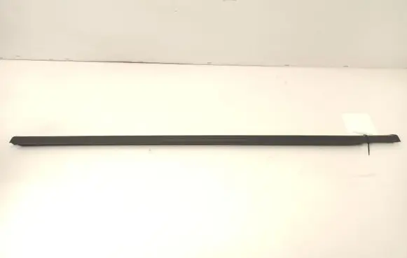 Mercedes-Benz ML W163 Rubber seal front door window/glass 