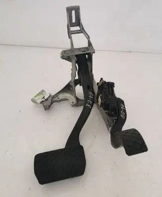 Audi A4 S4 B7 8E 8H Pedal assembly 8E1721117