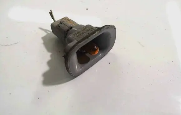 Toyota Corolla Verso AR10 Front fender indicator light 