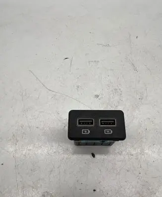 Peugeot 508 II USB socket connector 9827093777 446618337580 685324466